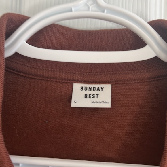 Aritzia Audio Top - Picture 2 of 2